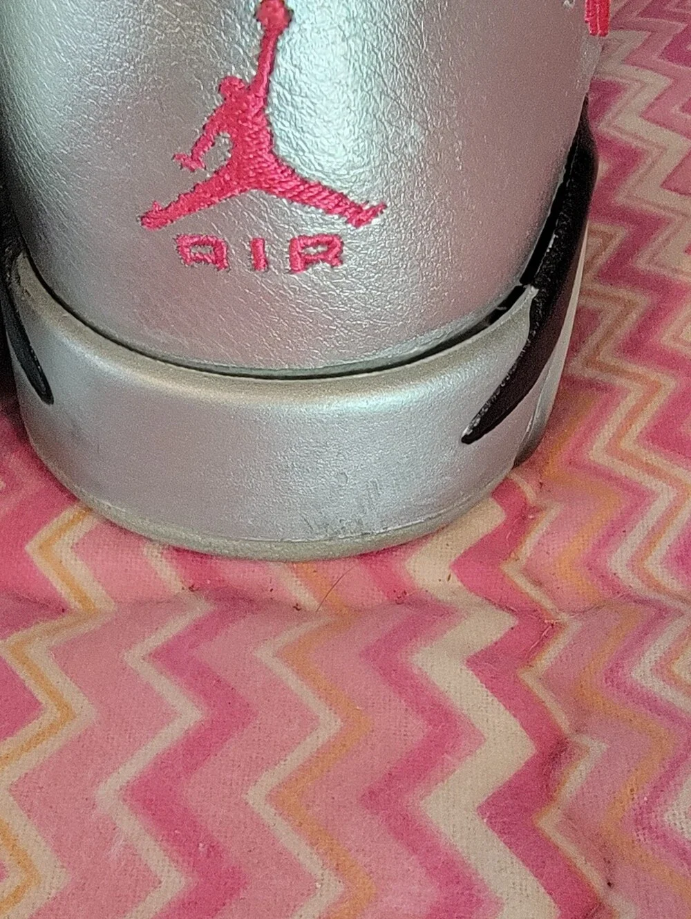 Air Jordan 6 Retro GS Valentine's Day 2014 Metallic Silver Pink Size 7Y
